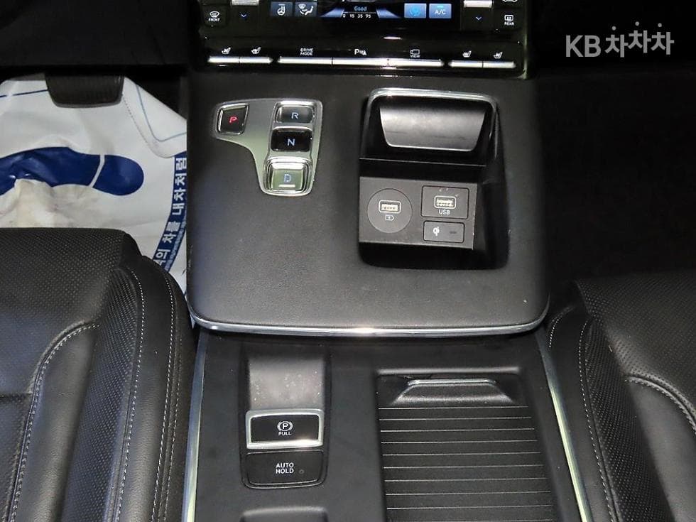 Хюндай The New (фейслифт) Grandeur (Azera)2.5 Le Blanc - 12