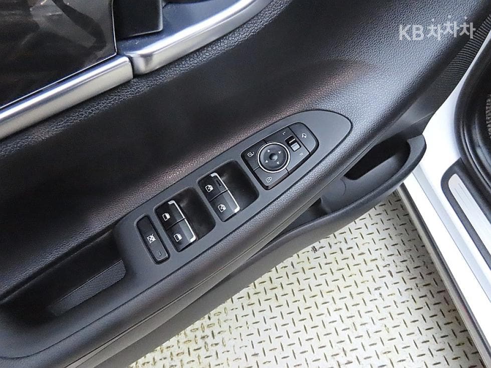 Hyundai Grandeur (Azera)IG2.4 Premium Standard - 13