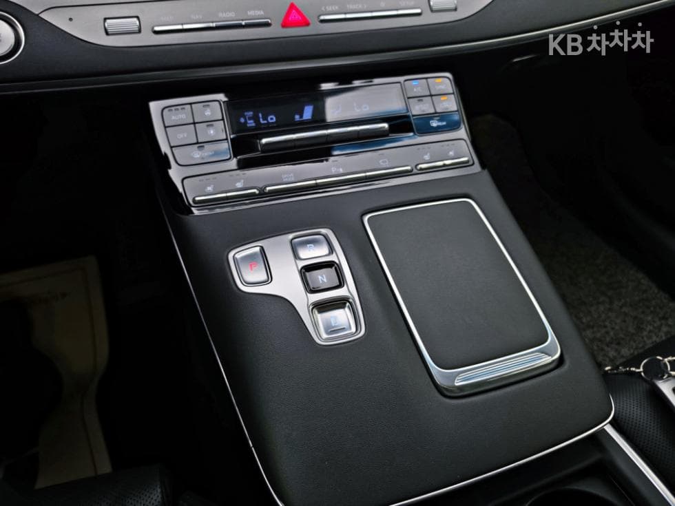 Хюндай The New (фейслифт) Grandeur (Azera) Хибрид2.4 Premium 초이스 - 9