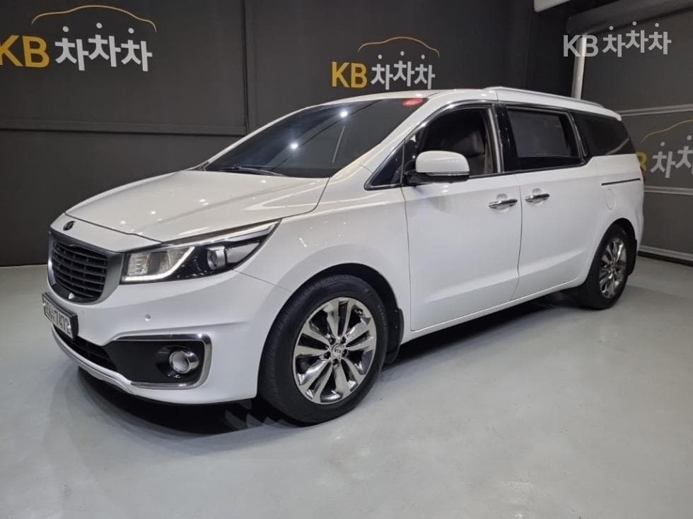 Киа All New Канивал 7-местен (Лимузин) 2.2 Дизел Лимузин VIP - Image 1