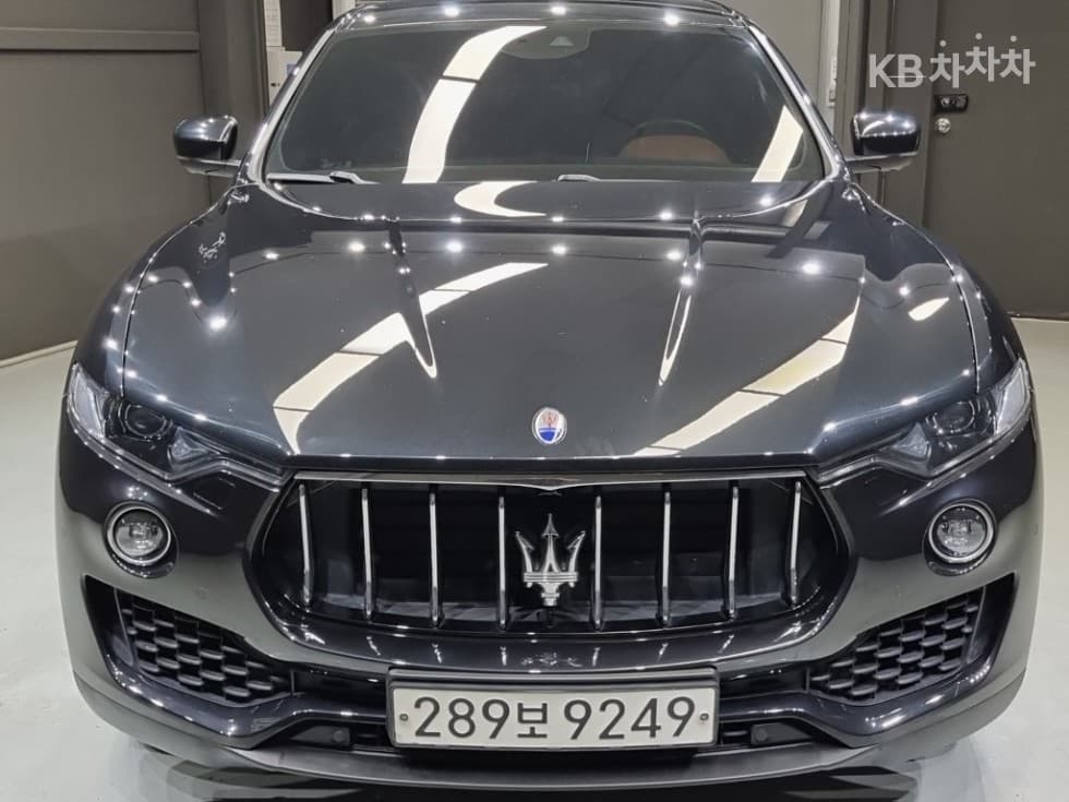 마세라티 르반떼3.0 AWD 그란 루쏘 - 2