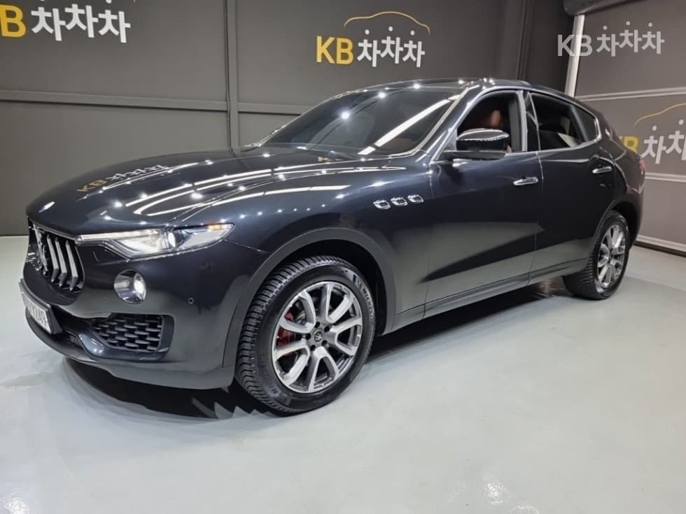 마세라티 르반떼 3.0 AWD 그란 루쏘 - Image 1