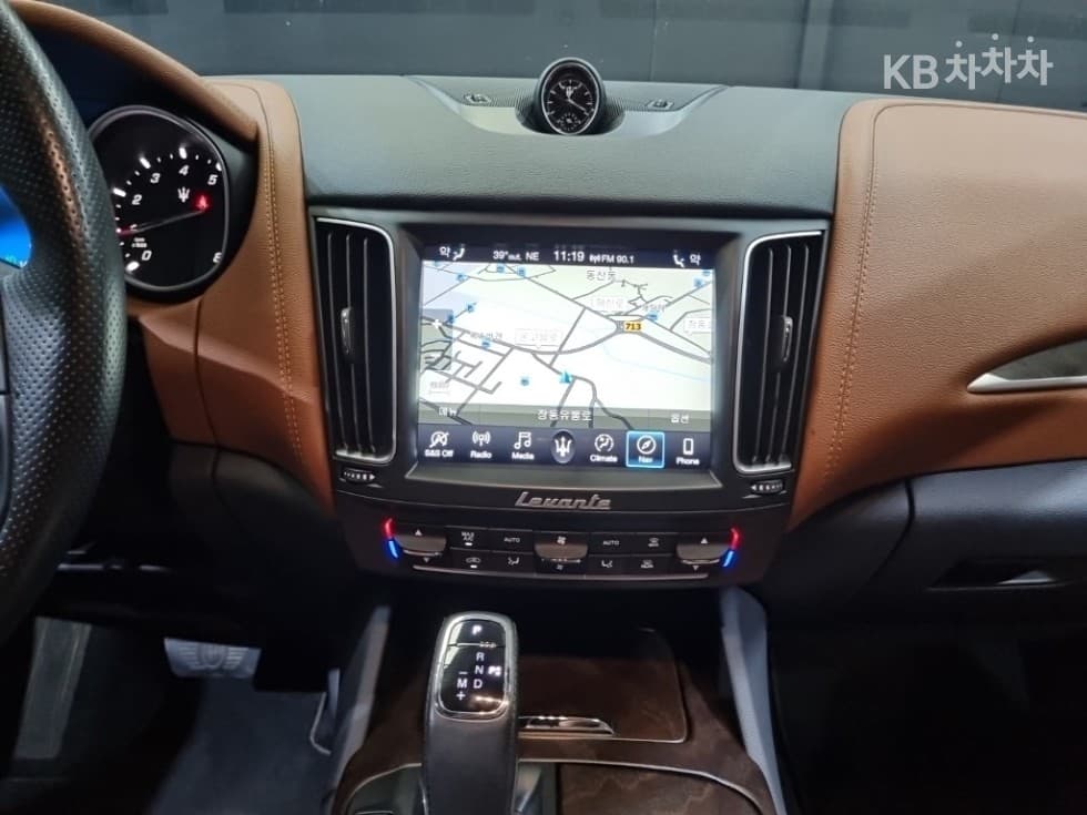 마세라티 르반떼3.0 AWD 그란 루쏘 - 10