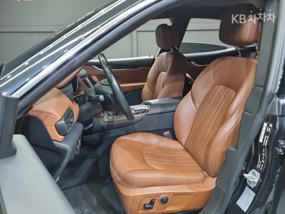 마세라티 르반떼3.0 AWD 그란 루쏘 - 16