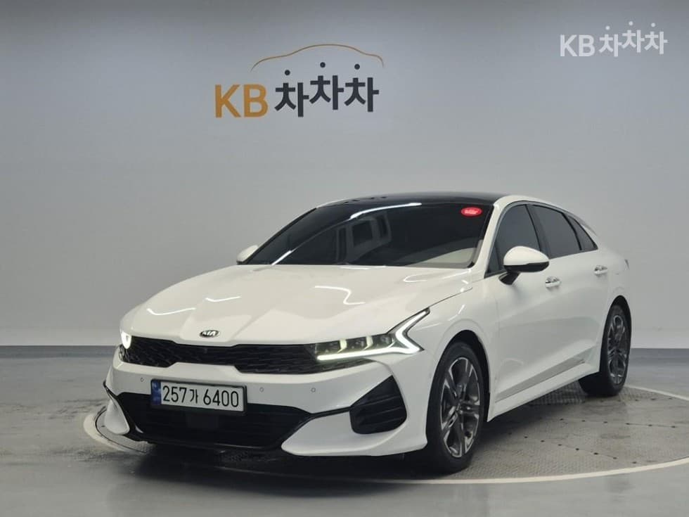 Kia K5 3rd Gen 2.0 Gasoline Signature - Image 1