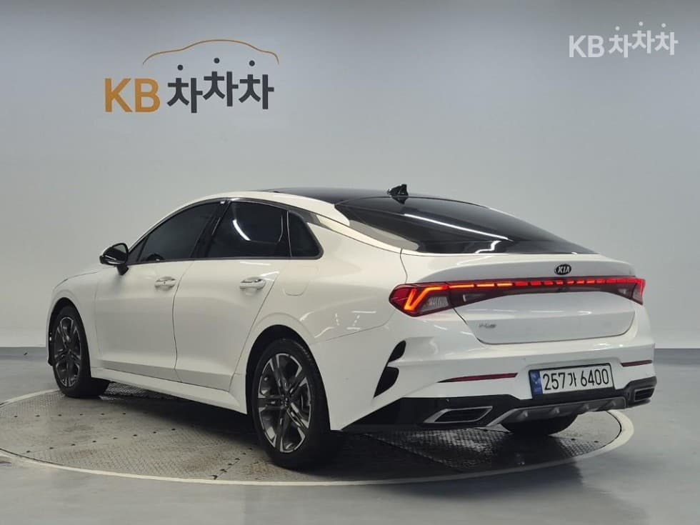 Киа K5 3-토 поколение2.0 Бензин Signature - 2