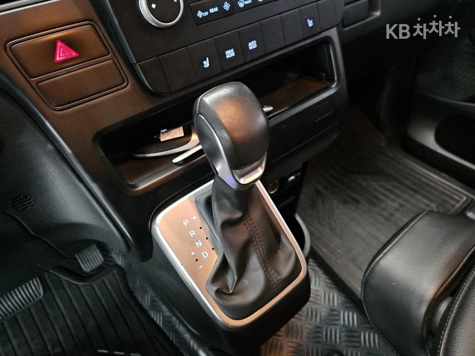 Хюндай Staria2.2 Турер 11 AWD Modern - 8