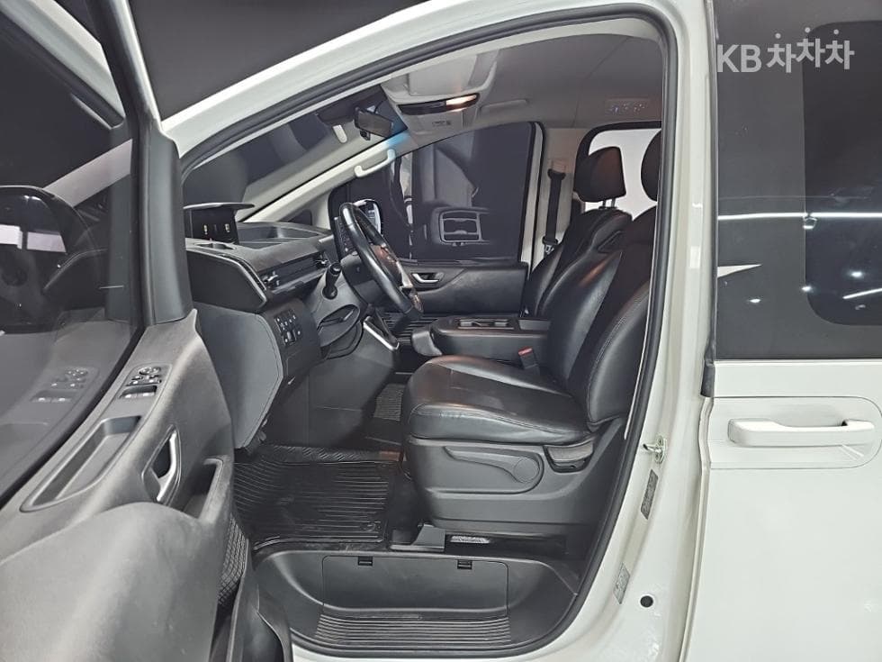 Хюндай Staria2.2 Турер 11 AWD Modern - 11