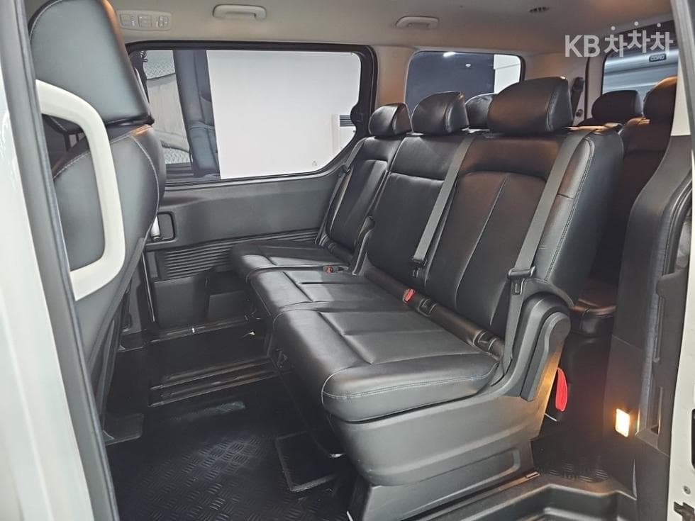 Хюндай Staria2.2 Турер 11 AWD Modern - 12