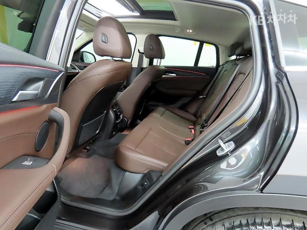 BMW New X4 (G02)xDrive 20i xLine - 6