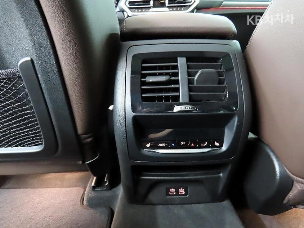 BMW New X4 (G02)xDrive 20i xLine - 12
