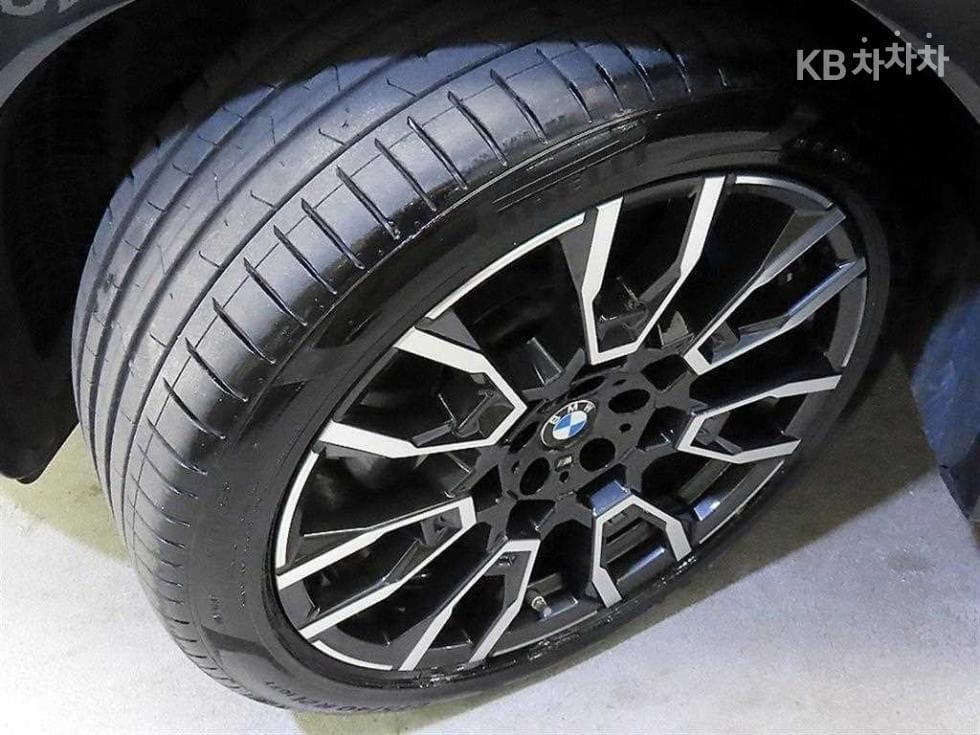 BMW X6(G06)xDrive 40i M Sport Package - 20