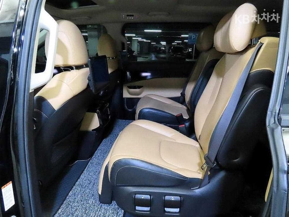 Kia Carnival 4th generationG3.5 GDI 7-seater (Limousine) Signature - 7