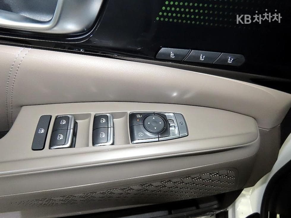 Киа The New (фейслифт) Канивал 4-то поколениеG3.5 GDI 7-местен (Лимузин) X-Line - 13