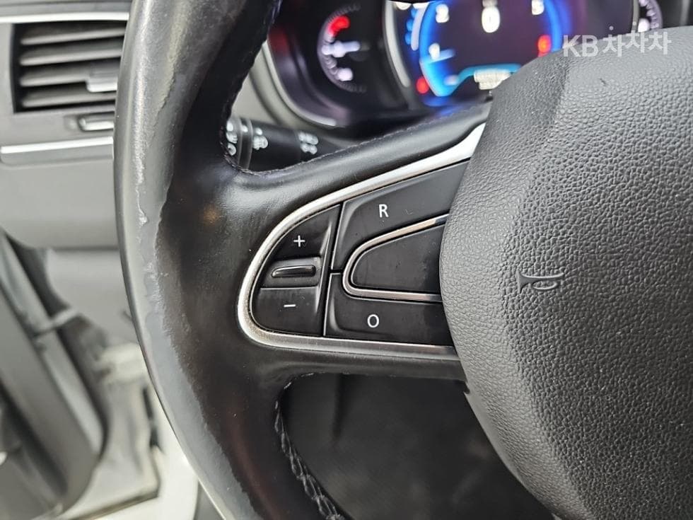 Рено Корея QM6Бензин 2.0 2WD RE Стандартен - 17