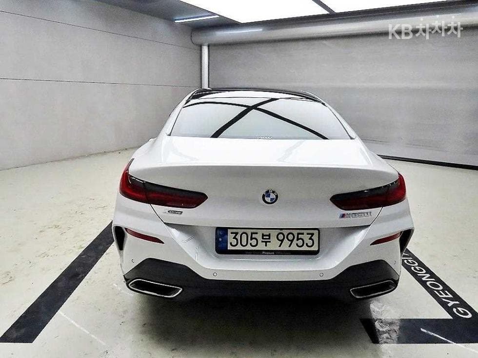 BMW 8시리즈 (G15)M850i xDrive Gran Coupe Стандартен - 3