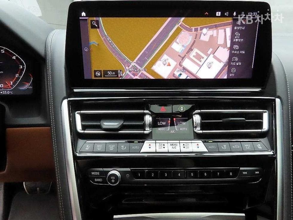BMW 8시리즈 (G15)M850i xDrive Gran Coupe Стандартен - 14