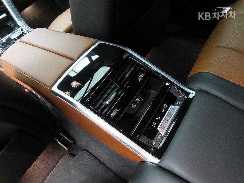 BMW 8시리즈 (G15)M850i xDrive Gran Coupe Стандартен - 17
