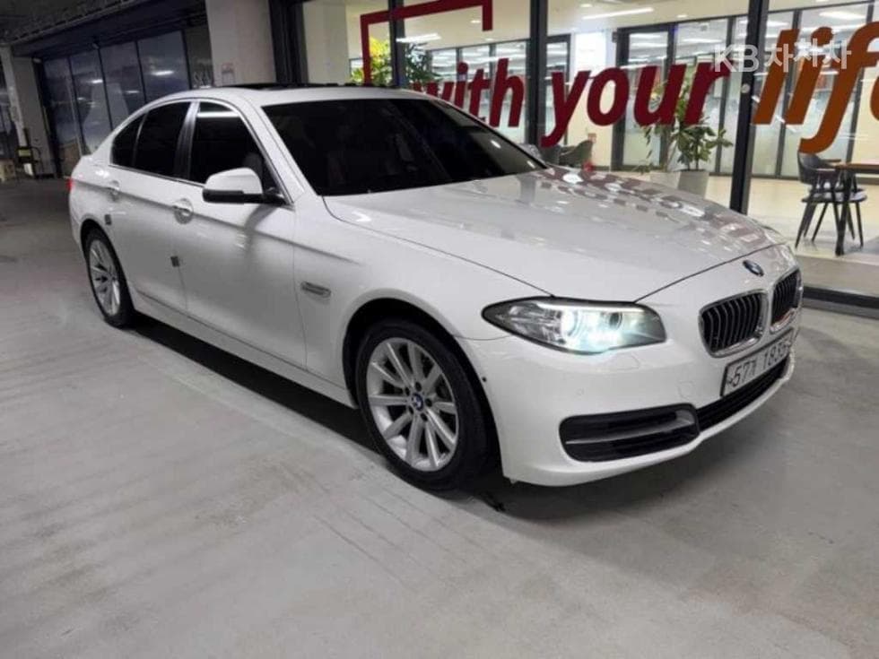 BMW Нов5 Серия528i xDrive Стандартен - 2
