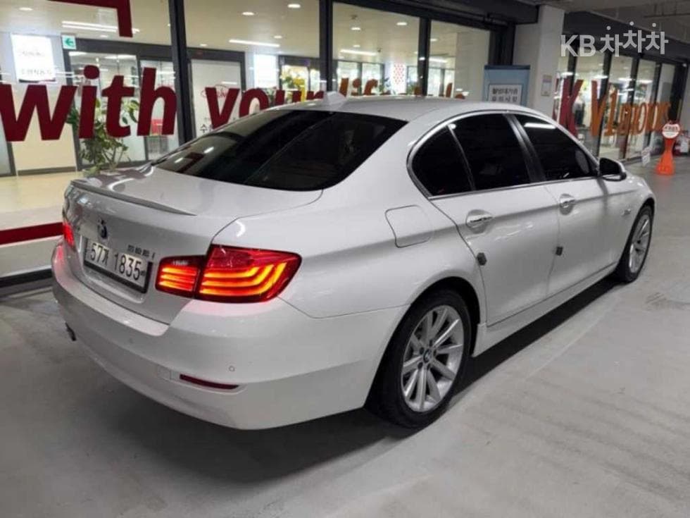 BMW Нов5 Серия528i xDrive Стандартен - 4