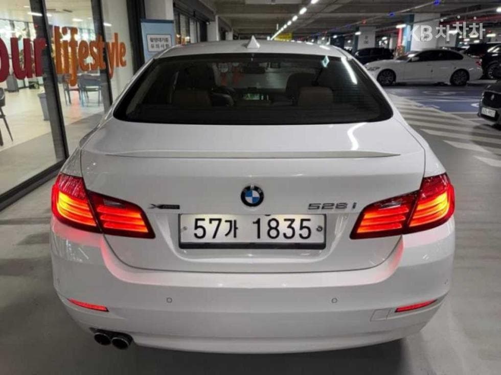 BMW Нов5 Серия528i xDrive Стандартен - 5