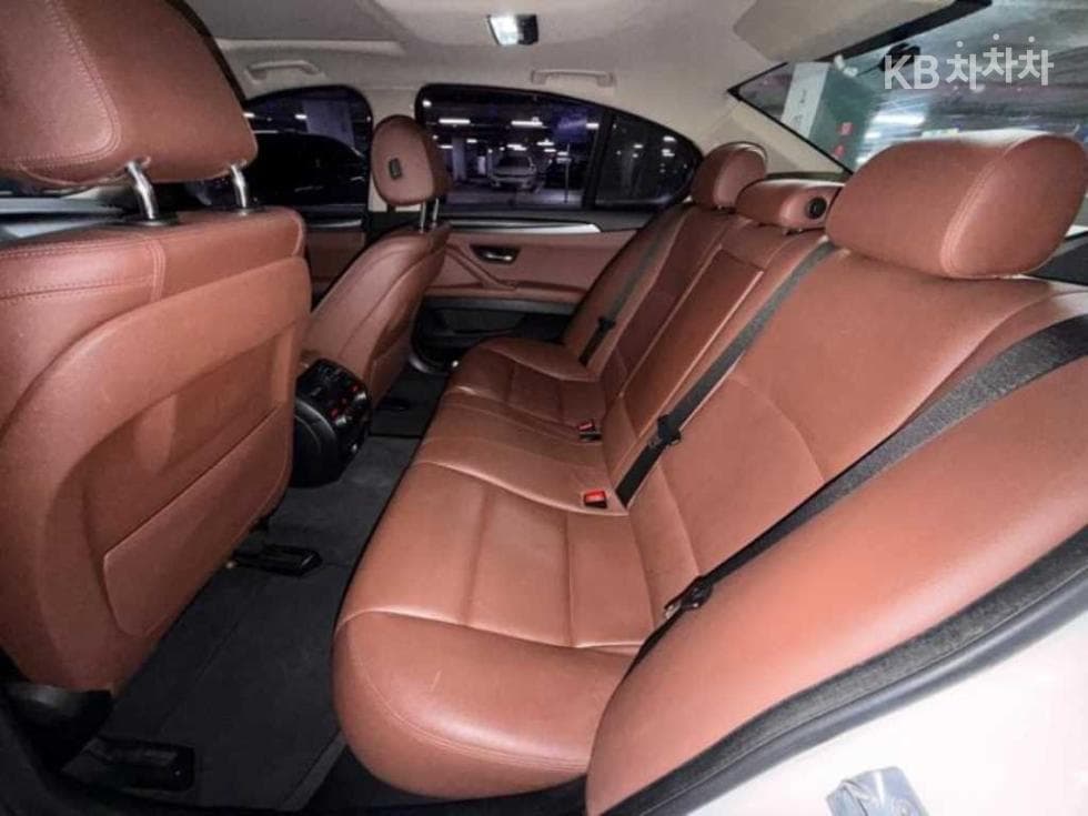 BMW Нов5 Серия528i xDrive Стандартен - 7