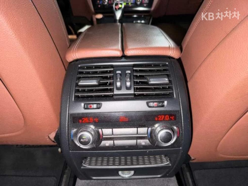 BMW Нов5 Серия528i xDrive Стандартен - 12