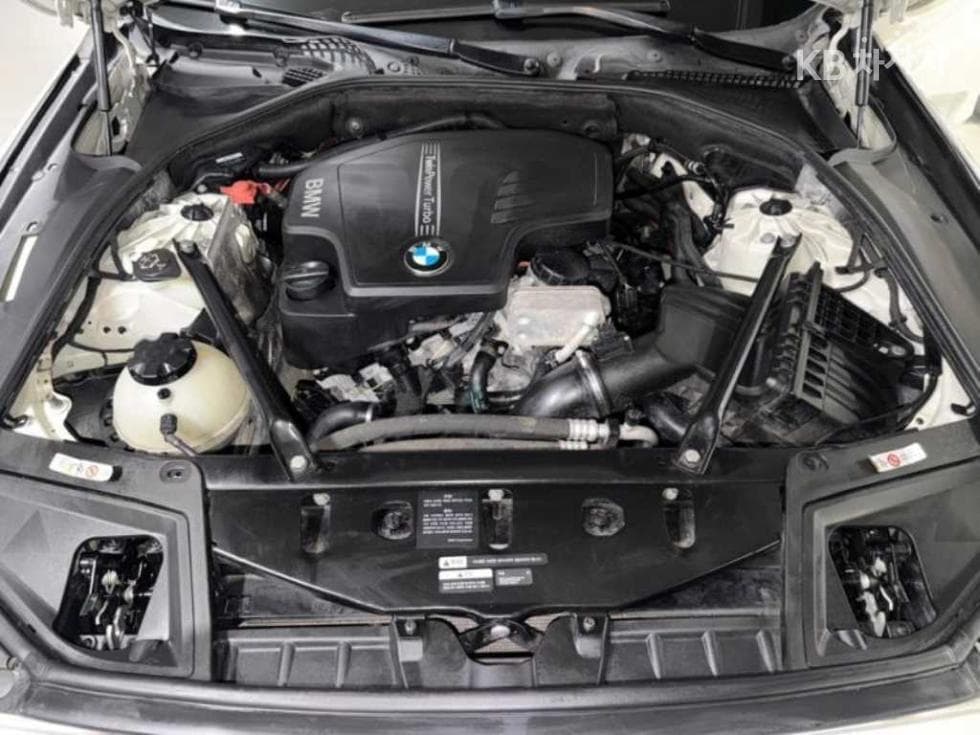 BMW Нов5 Серия528i xDrive Стандартен - 18