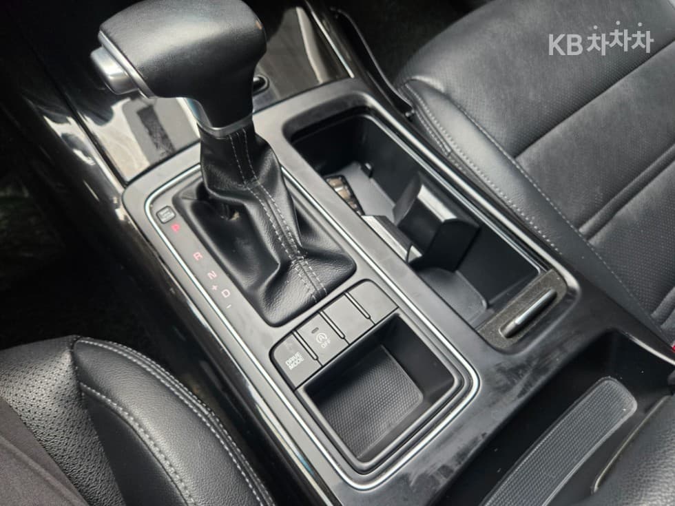 Киа The New (фейслифт) Sorento2.0 Дизел 2WD Престиж - 15