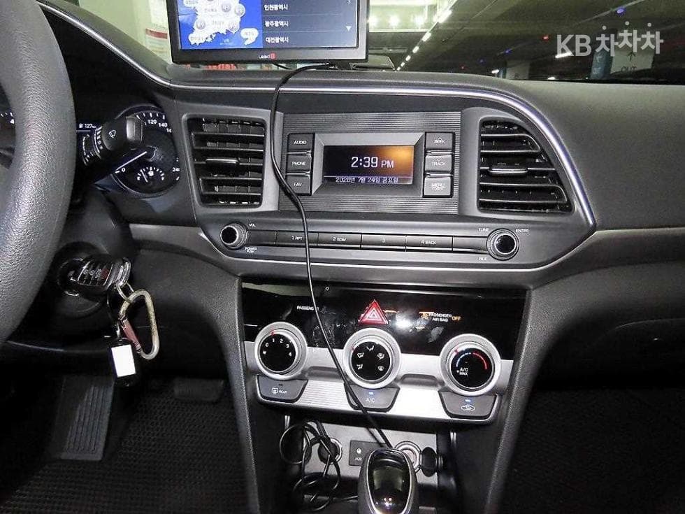 Хюндай The New (фейслифт) Avante (Elantra) ADSmartstream G1.6 Стил - 11
