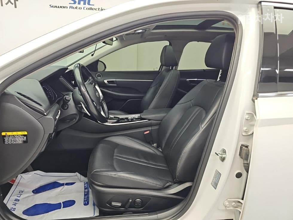 Hyundai Sonata (DN8)1.6 T Premium 패밀리 - 11
