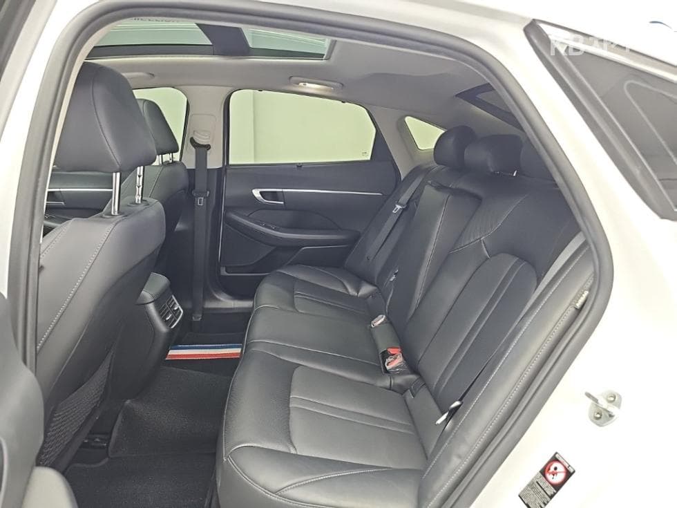 Hyundai Sonata (DN8)1.6 T Premium 패밀리 - 12