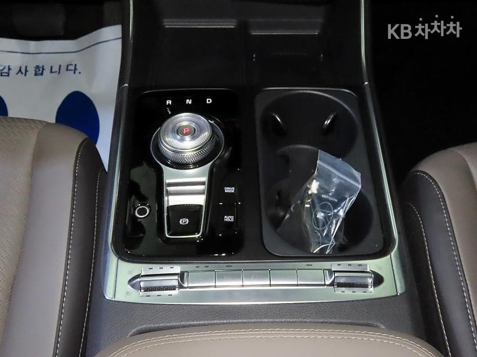 Kia The New (facelift) Carnival 4th generationG3.5 GDI 9-seater Signature - 12