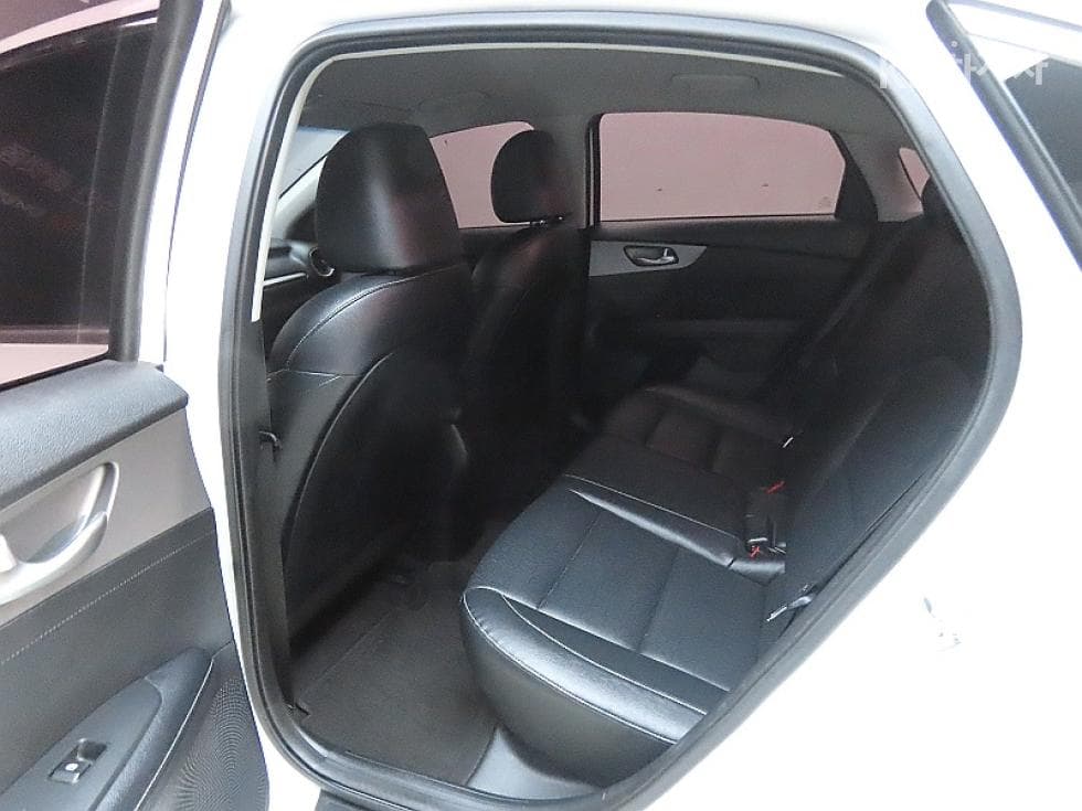 Kia All New K31.6 Gasoline Trendy - 11