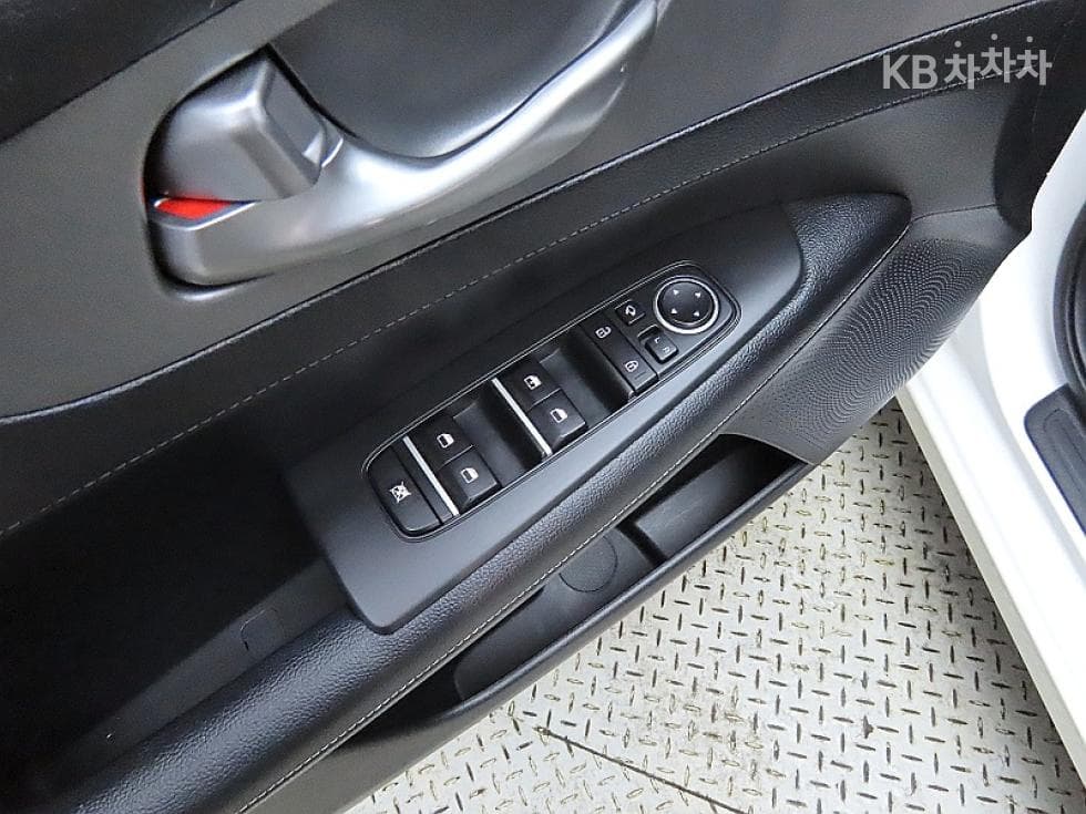 Kia All New K31.6 Gasoline Trendy - 13