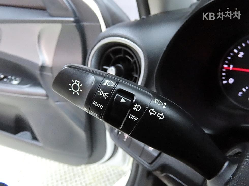 Kia All New K31.6 Gasoline Trendy - 14