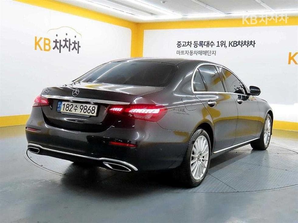 Mercedes-Benz E-Class (W213)E250 Exclusive - 4