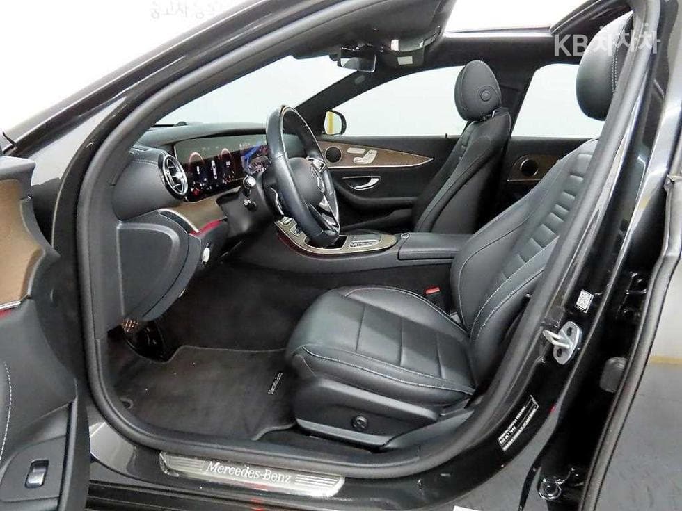 Mercedes-Benz E-Class (W213)E250 Exclusive - 5