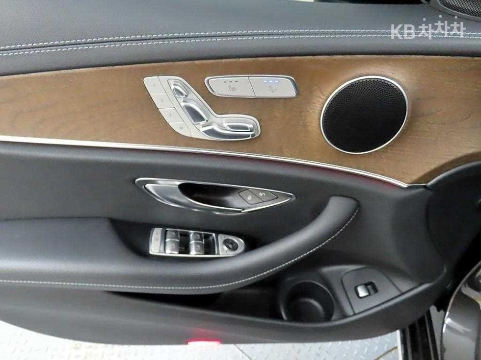 Mercedes-Benz E-Class (W213)E250 Exclusive - 11