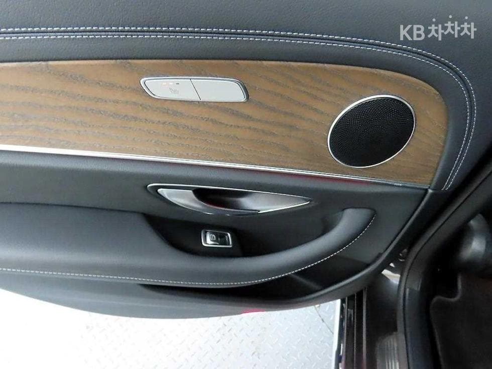 Mercedes-Benz E-Class (W213)E250 Exclusive - 12