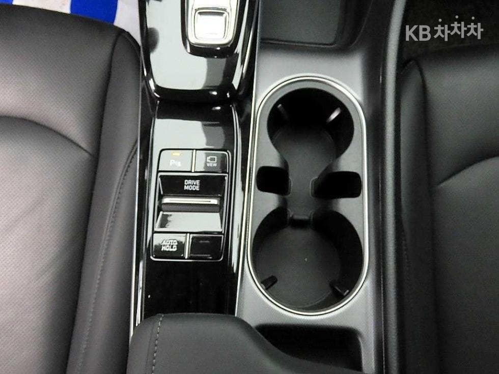 Hyundai Sonata (DN8)2.0 Sensuous Premium Plus - 14