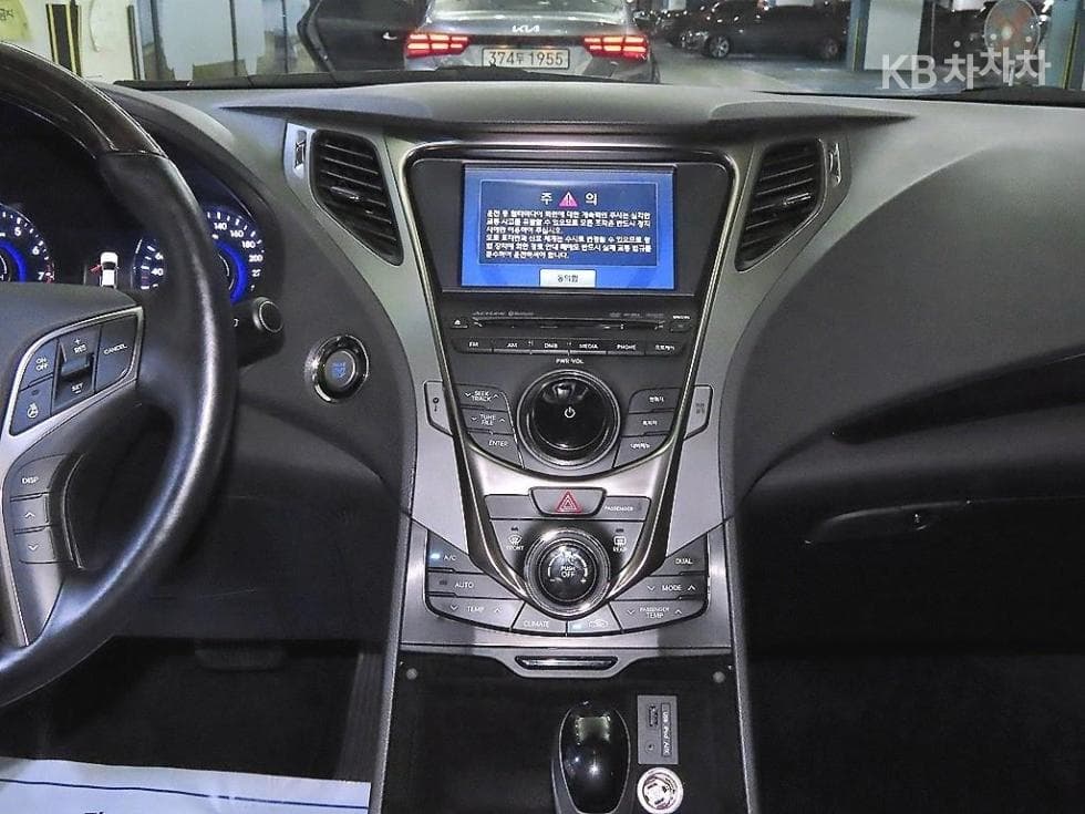 Hyundai Grandeur (Azera)HGHG240 Modern - 11