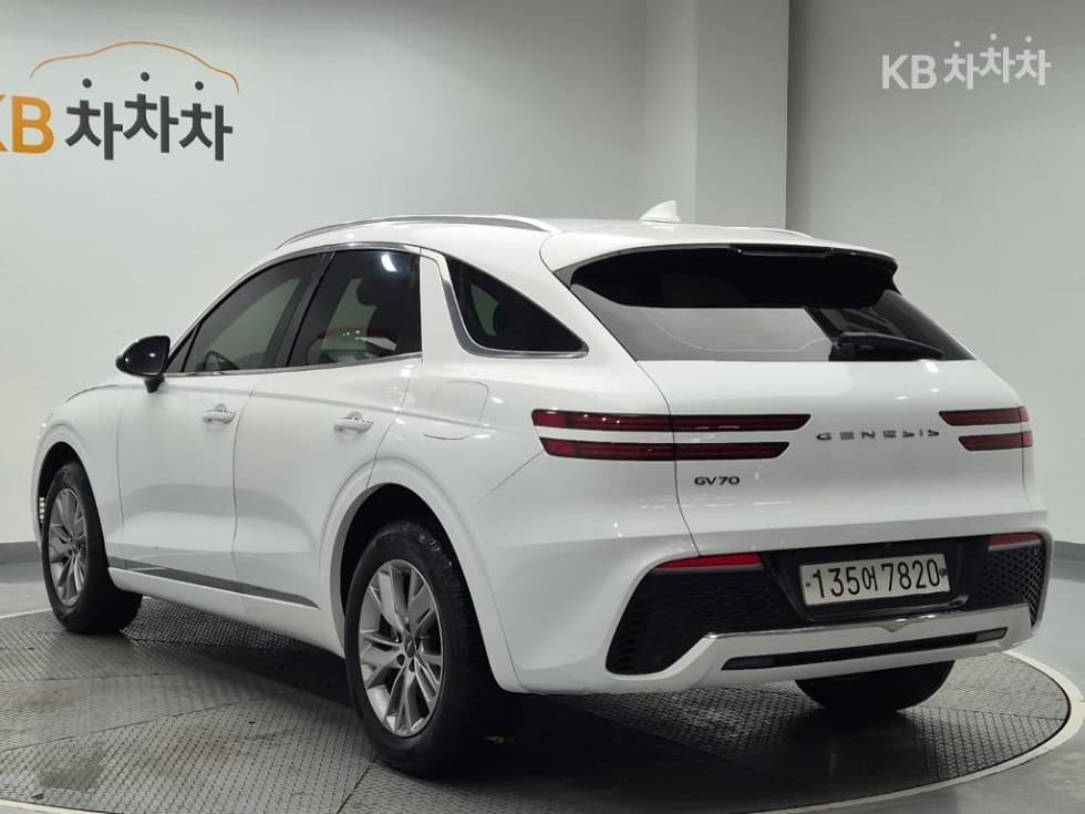 Дженезис GV70Дизел 2.2 2WD - 2