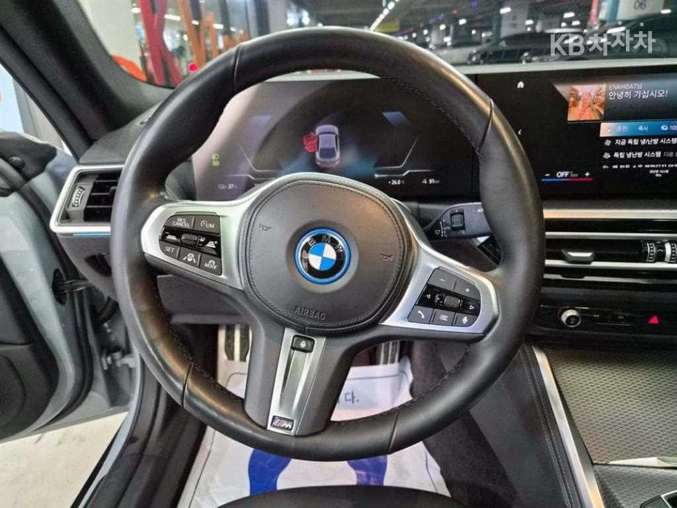 BMW i4eDrive40 M Sport Pro - 8