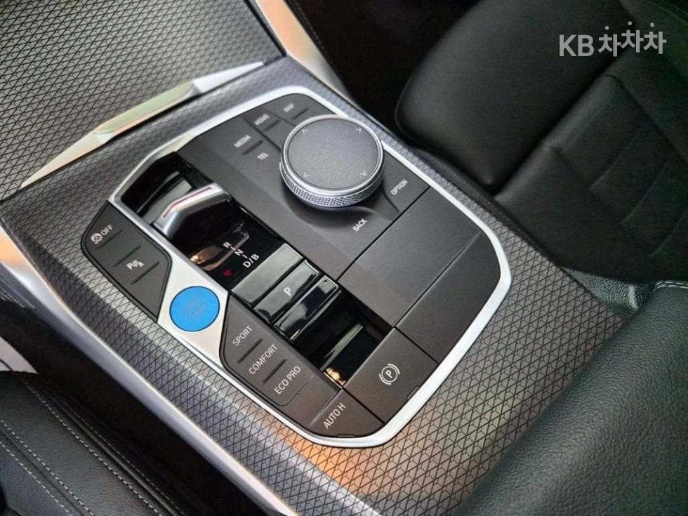 BMW i4eDrive40 M Sport Pro - 11