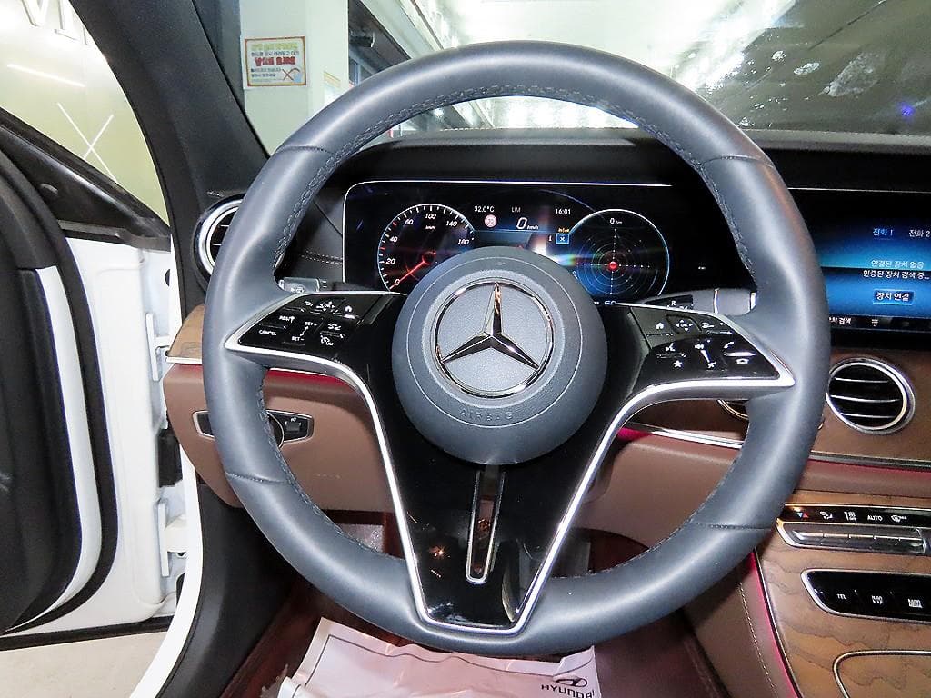 Mercedes-Benz E-Class (W213)E220d 4MATIC Exclusive - 8