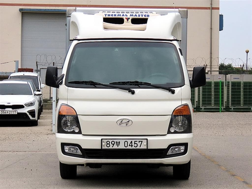 Хюндай Porter 2 Удължено междуосие Super Cab 냉장Товарна надстройка차 PLUS 싱글컴프 - Image 1