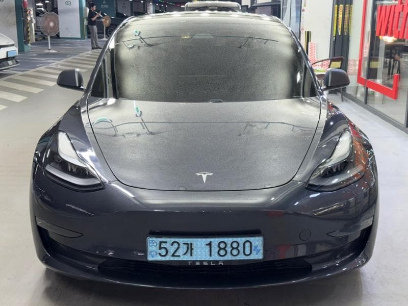 테슬라 Model 3 Long Range - Image 1