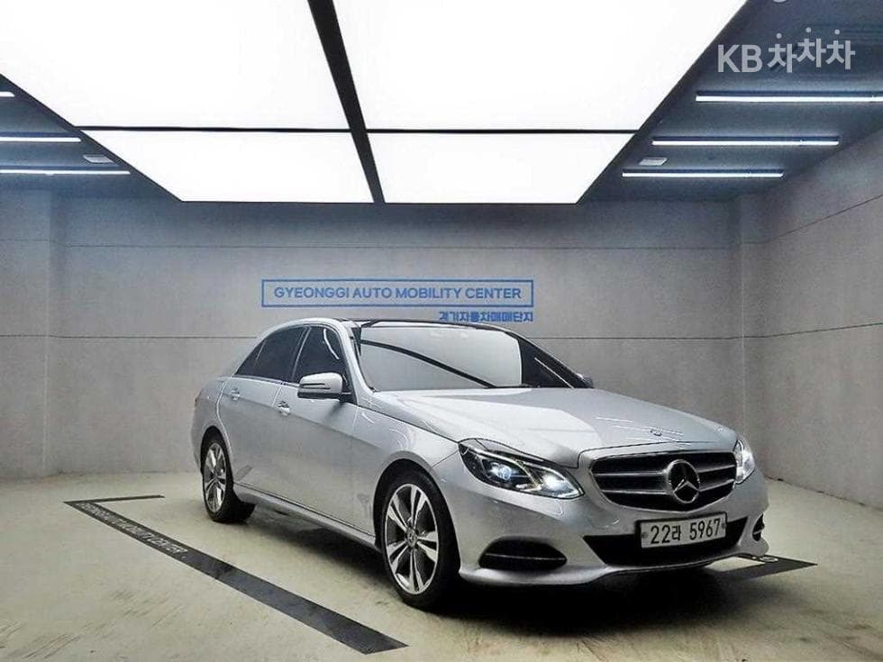 Mercedes-Benz Нов E-Клас E300 4매틱 Авангард W212(14~) - Image 1