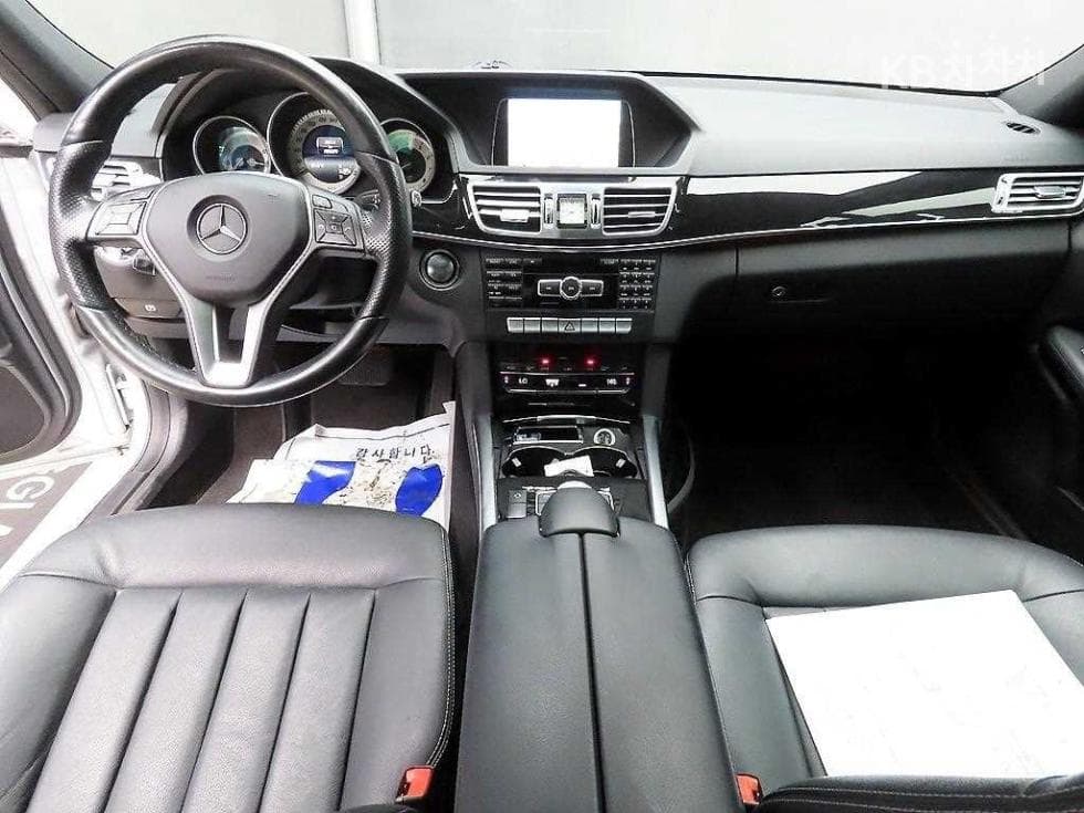 Mercedes-Benz Нов E-КласE300 4매틱 Авангард W212 - 7